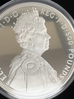 実際の発行は206枚のみ 2012年 英国 ダイアモンド・ジュビリー 1キロプルーフ銀貨（5オンス銀貨 おまけ付き）