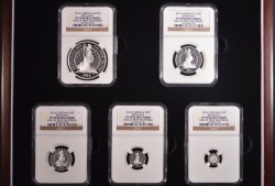   2014年英国プレミアム・ブリタニア プルーフ銀貨5枚セットNGC PF70UC