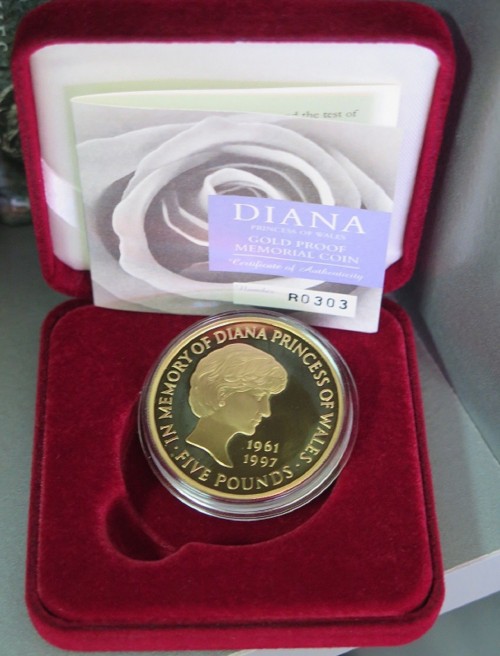 本物の販売 1999年 ダイアナ妃追悼 5ポンド プルーフ銀貨⑧ 旧貨幣/金貨/銀貨/記念硬貨