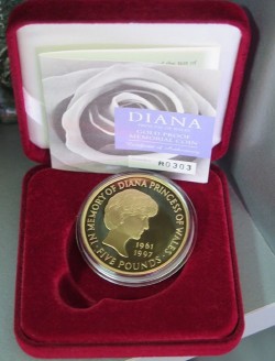 1999年 英国  ダイアナ妃追悼5ポンドプルーフ金貨