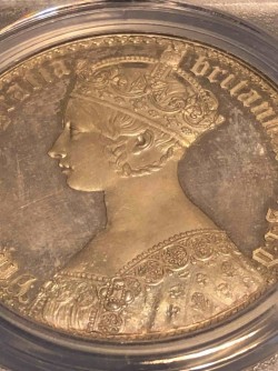 高鑑定 1847年 英国 ヴィクトリア女王 ゴチッククラウン銀貨 PCGS PR65+ CAMEO